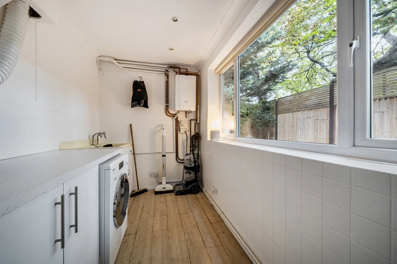 Castleleigh Court, Enfield, EN2, photo 9