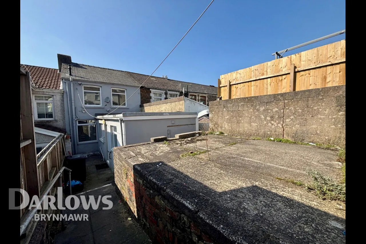 Bryngwyn Road, Abertillery, photo 12
