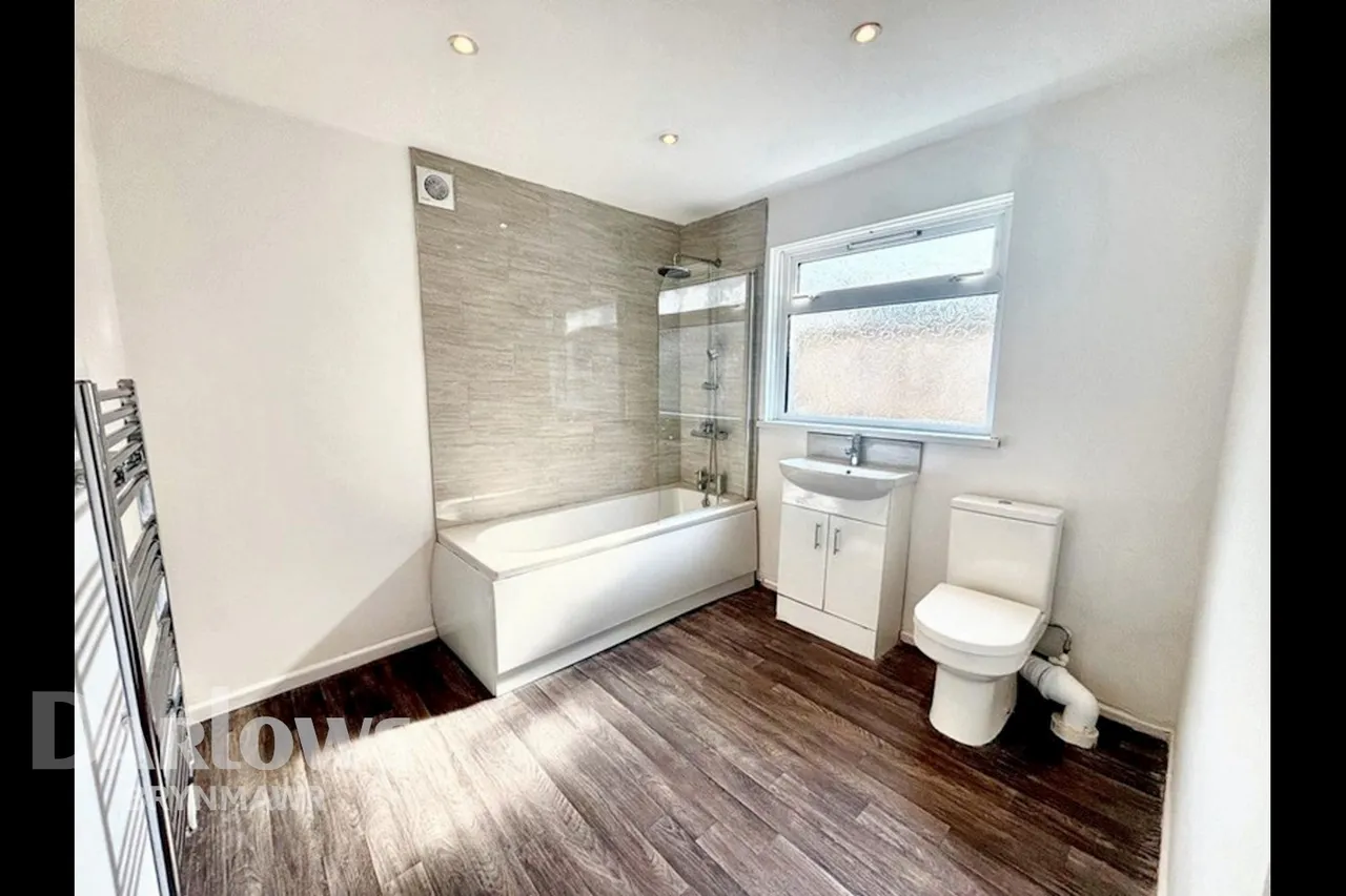 Bryngwyn Road, Abertillery, photo 7