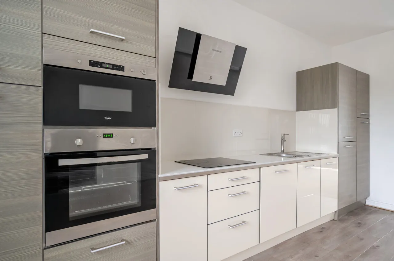 Main Street, Shadwell, LS17, photo 6