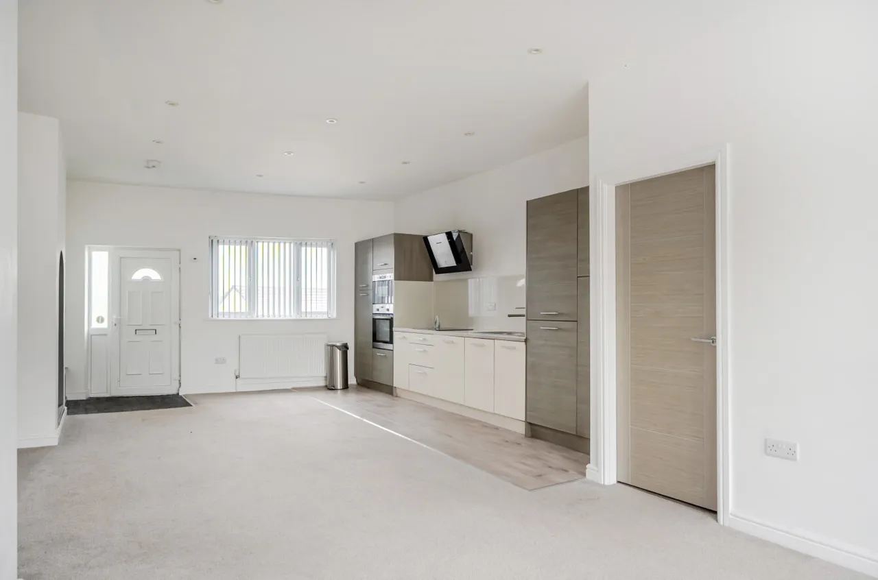 Main Street, Shadwell, LS17, photo 3