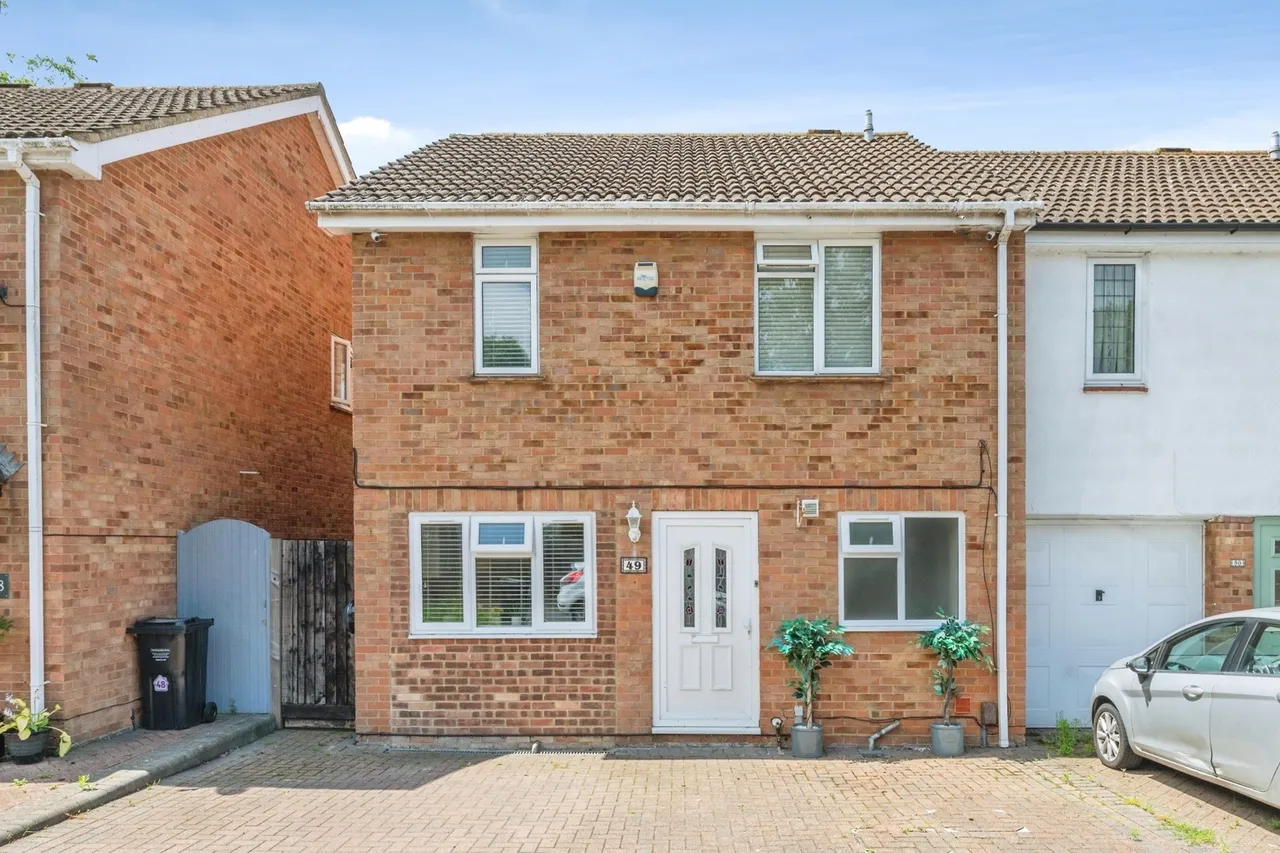 Fraser Close, Laindon, Basildon, Essex, SS15, photo 24