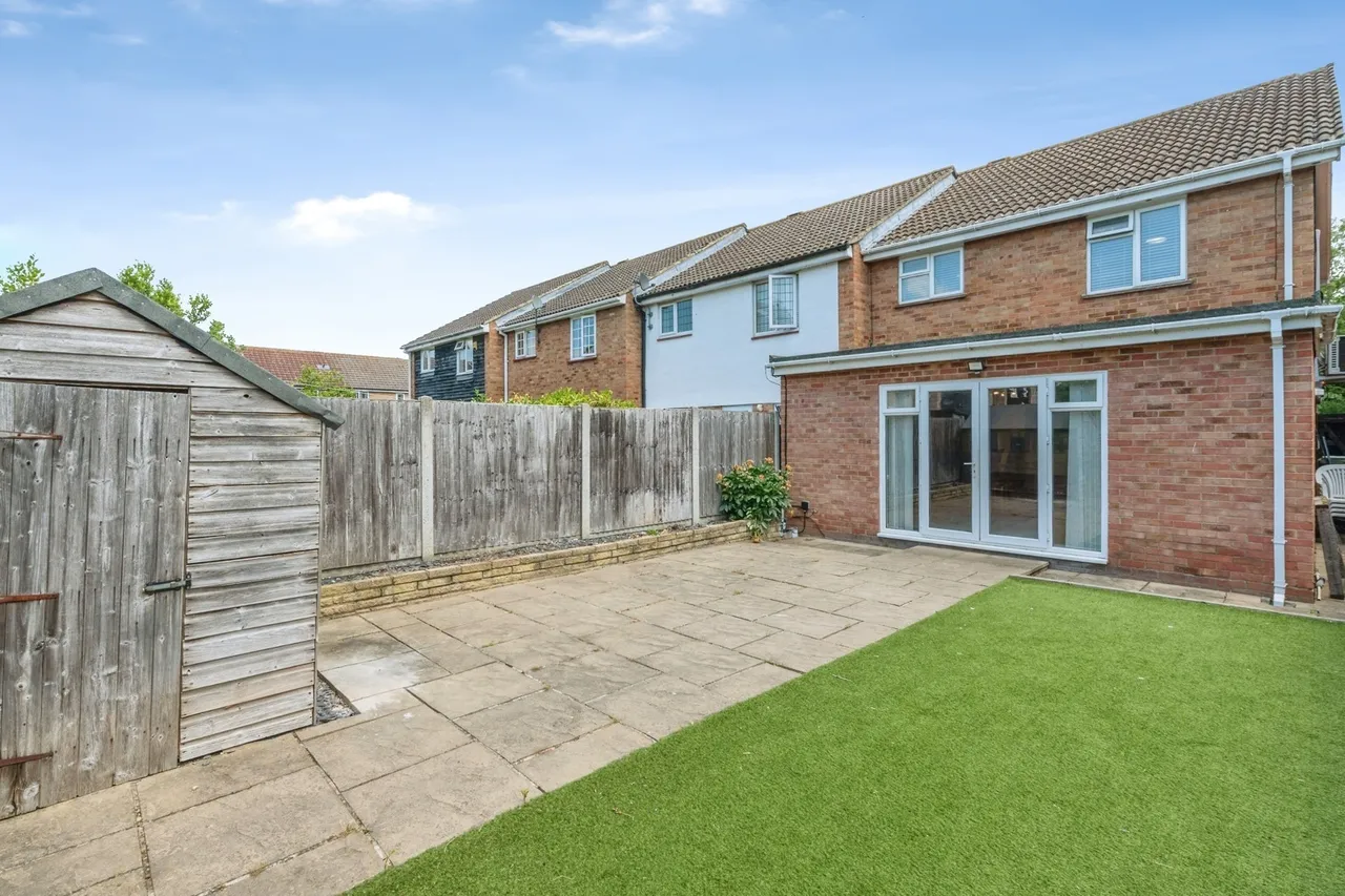 Fraser Close, Laindon, Basildon, Essex, SS15, photo 22