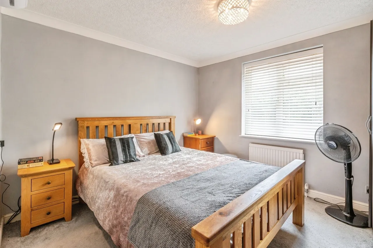 Fraser Close, Laindon, Basildon, Essex, SS15, photo 13