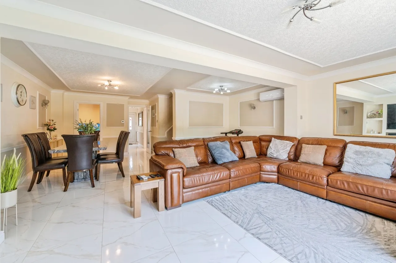 Fraser Close, Laindon, Basildon, Essex, SS15, photo 6