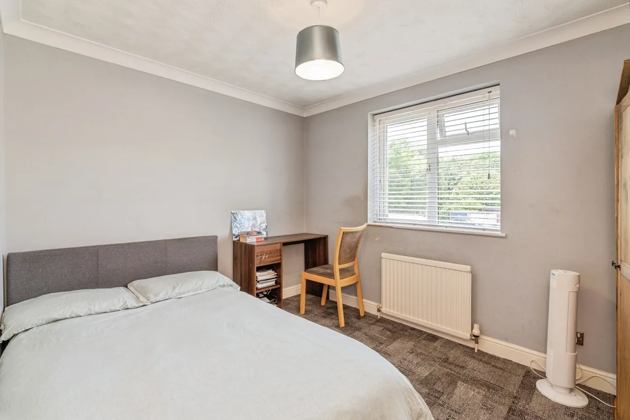 Fraser Close, Laindon, Basildon, Essex, SS15, photo 14
