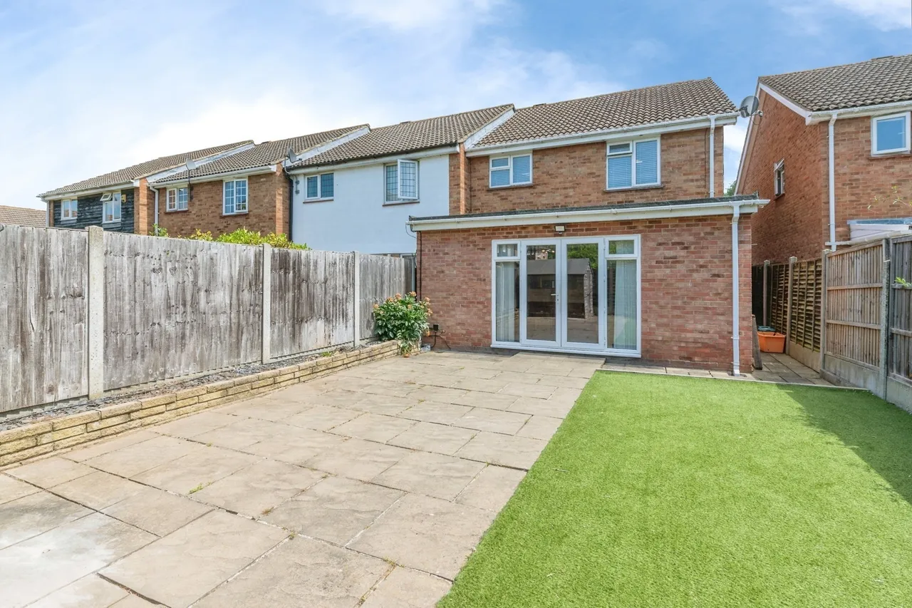 Fraser Close, Laindon, Basildon, Essex, SS15, photo 21