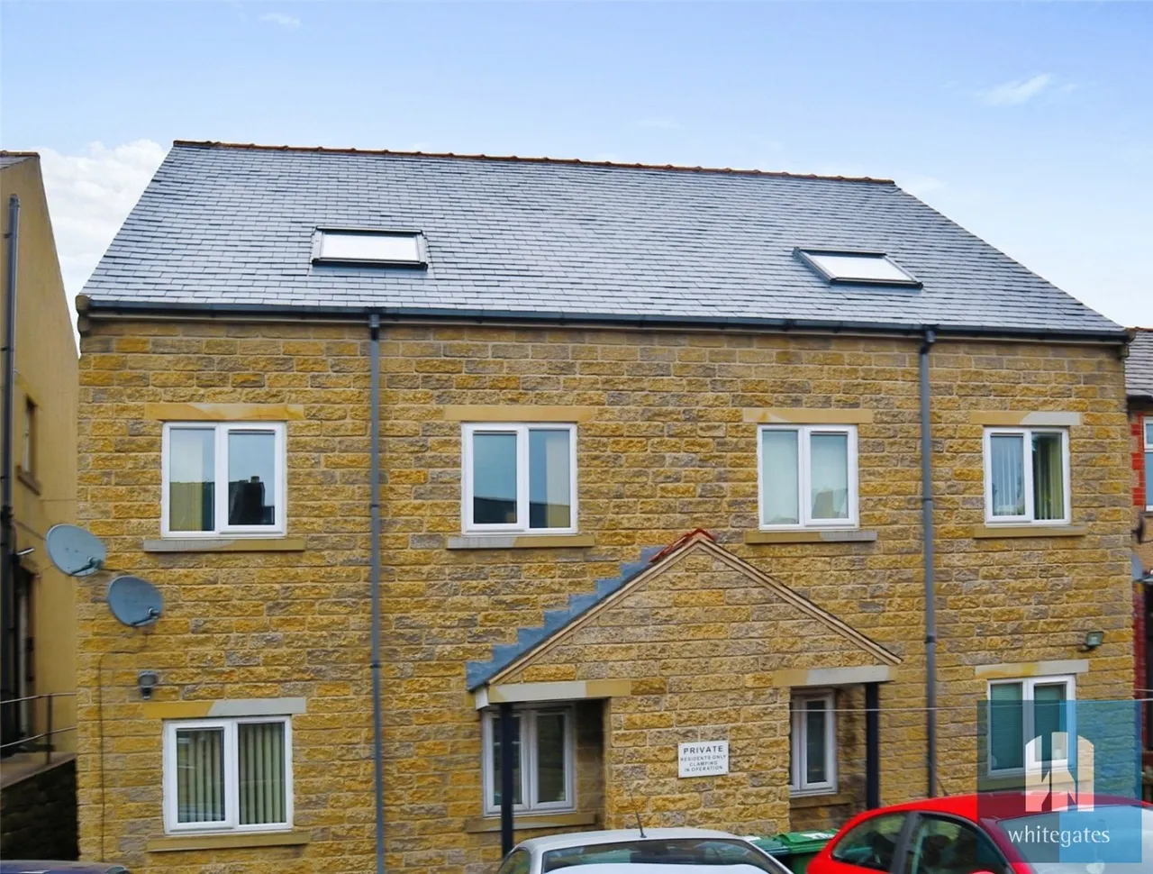 2 bed flat to rent, Larch Road, Paddock, HD1