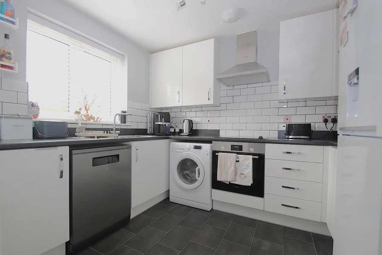 Chiltern Crescent, Fair Oak, EASTLEIGH, Hampshire, SO50 7GJ, photo 6