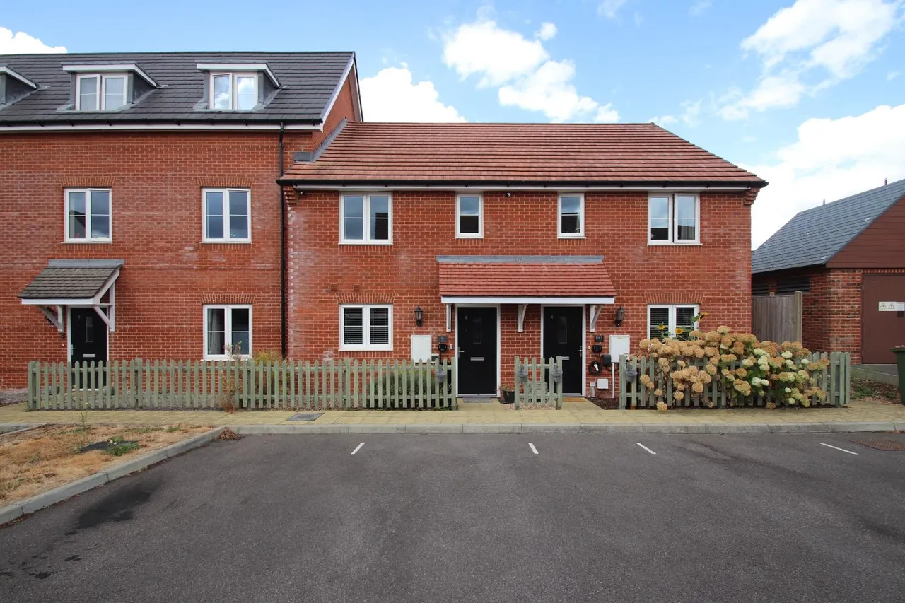 2 bed house for sale — Chiltern Crescent, Fair Oak, EASTLEIGH, Hampshire, SO50 7GJ