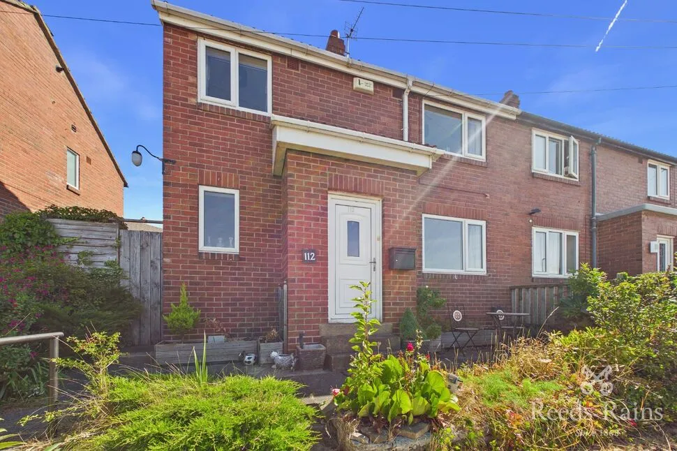 3 bed house for sale — Manor Crescent, Rothwell, West Yorkshire, LS26