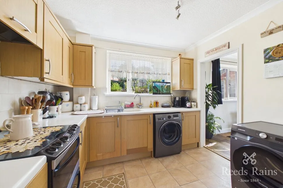 Manor Crescent, Rothwell, West Yorkshire, LS26, photo 4