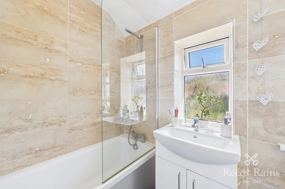 Manor Crescent, Rothwell, West Yorkshire, LS26, photo 12