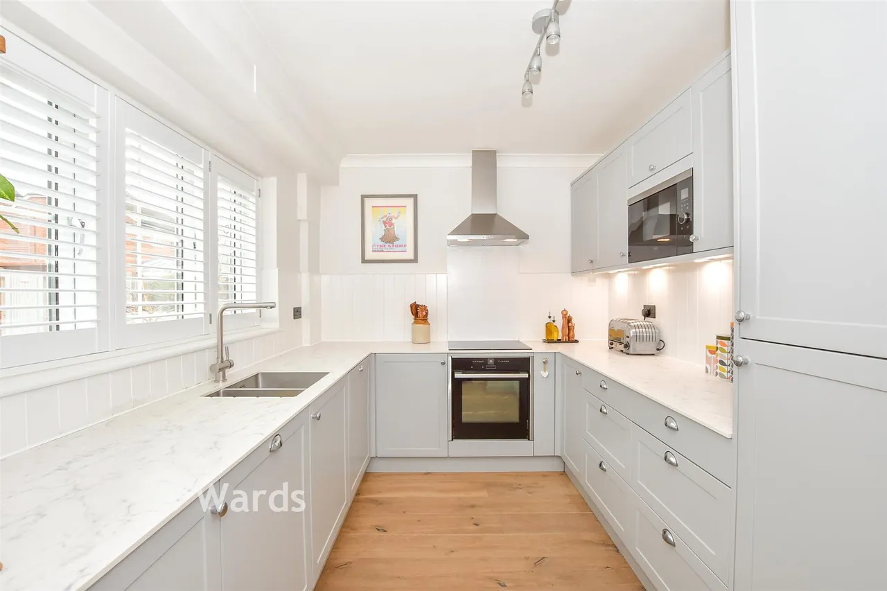 Meadow Bank, West Malling, ME19, photo 2