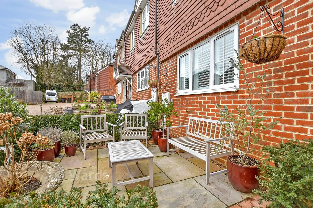 Meadow Bank, West Malling, ME19, photo 10