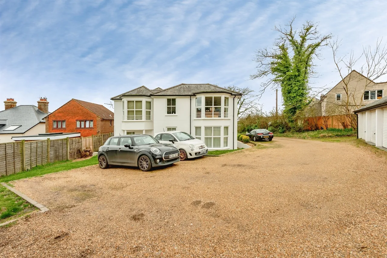 Woodlands Road, Redhill, photo 12