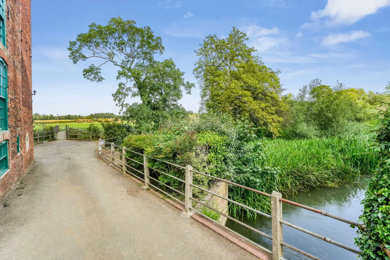 Watermill Lane, Wolverton Mill, MK12, photo 26