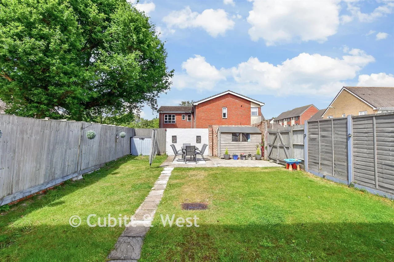 Albretia Avenue, Cowplain, PO8, photo 13