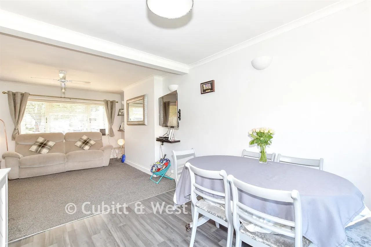 Albretia Avenue, Cowplain, PO8, photo 7