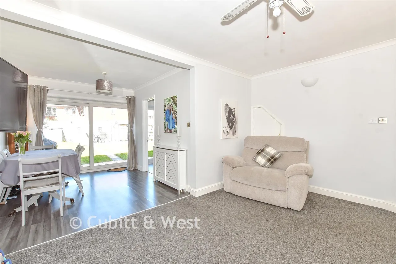 Albretia Avenue, Cowplain, PO8, photo 6