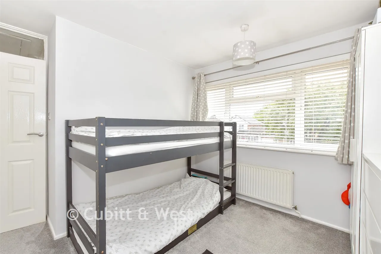 Albretia Avenue, Cowplain, PO8, photo 10