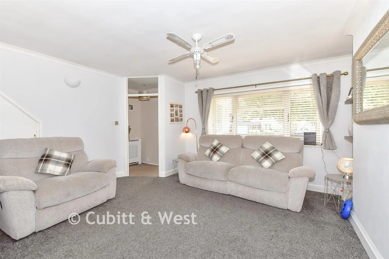 Albretia Avenue, Cowplain, PO8, photo 5