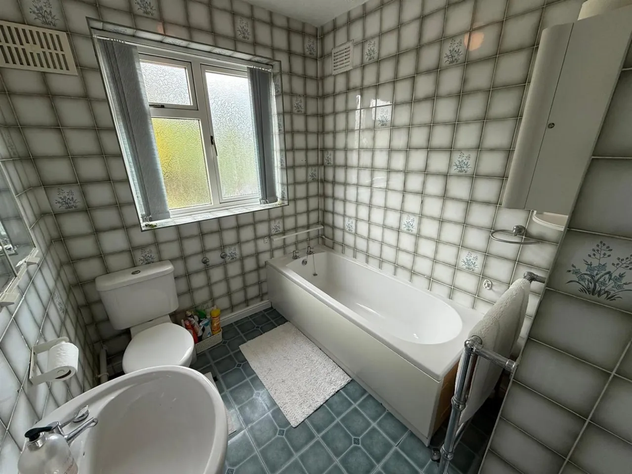York Crescent, Wollaston, DY8, photo 9
