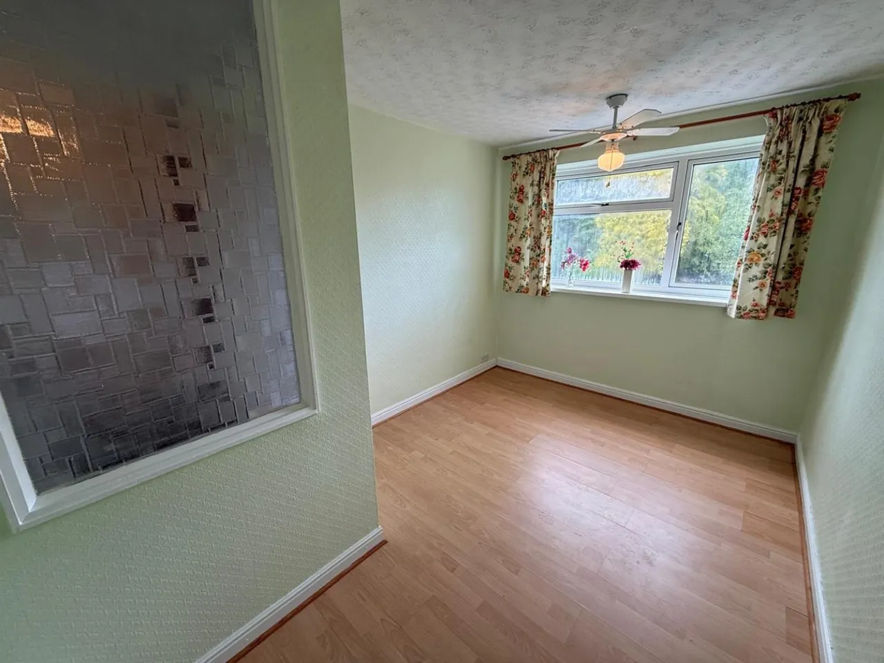 York Crescent, Wollaston, DY8, photo 8