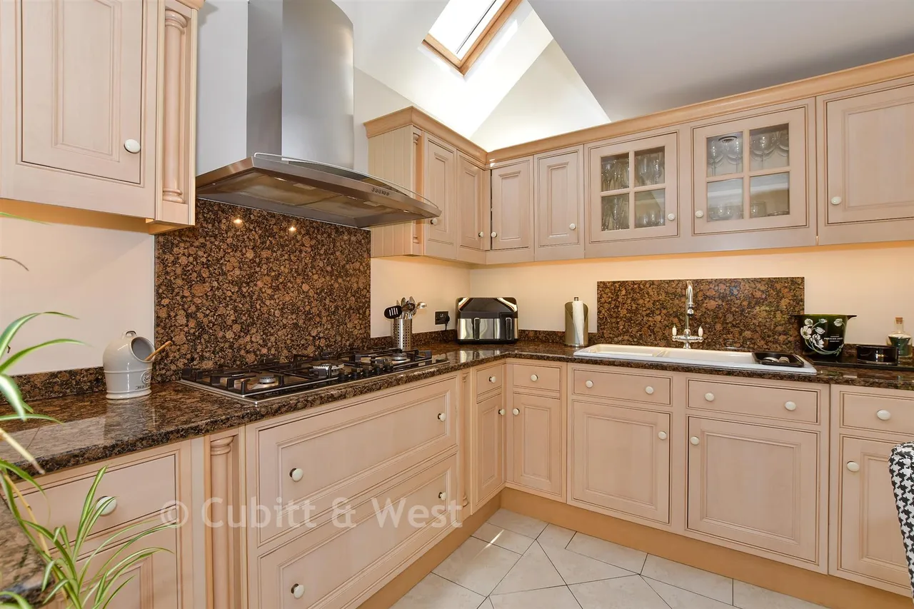 The Street, Bramber, BN44, photo 11