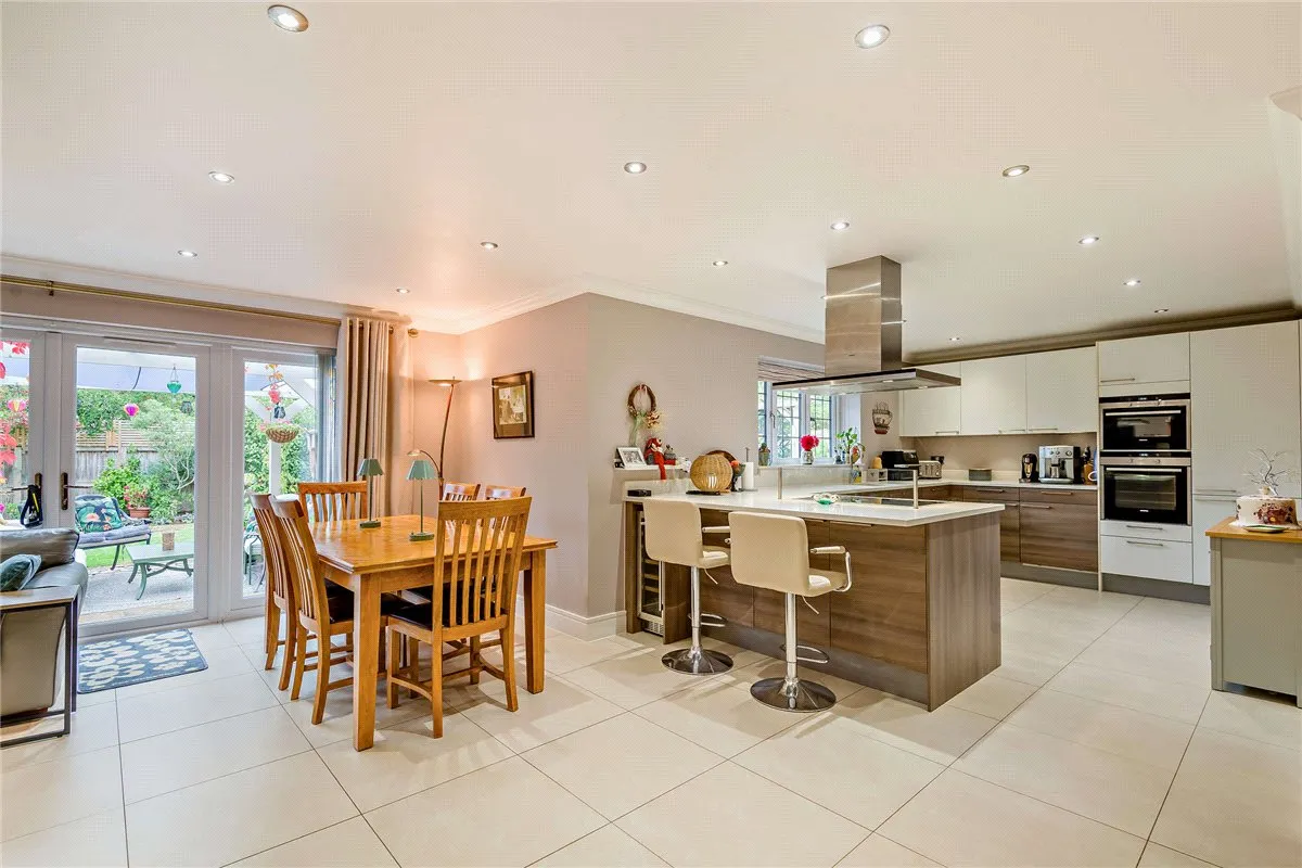 Monks Lane, Newbury, RG14, photo 2