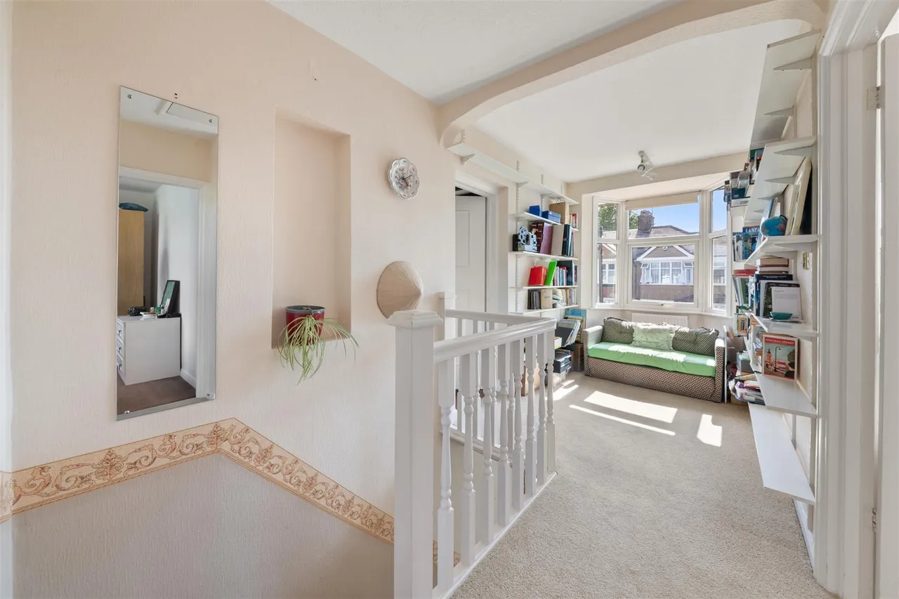 Rosebury Vale, Ruislip, photo 13