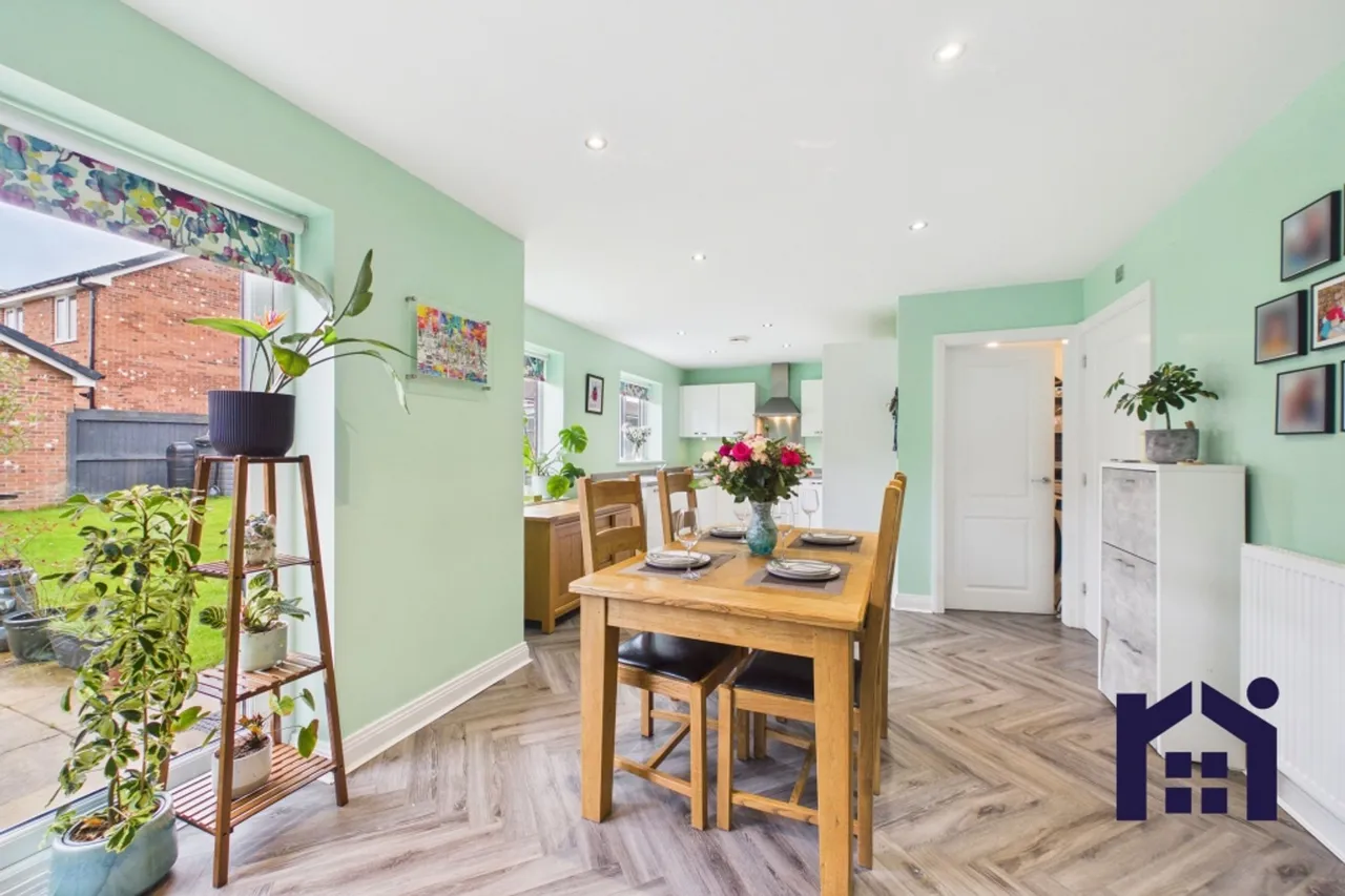 Houghton Close, Euxton, PR7, photo 3