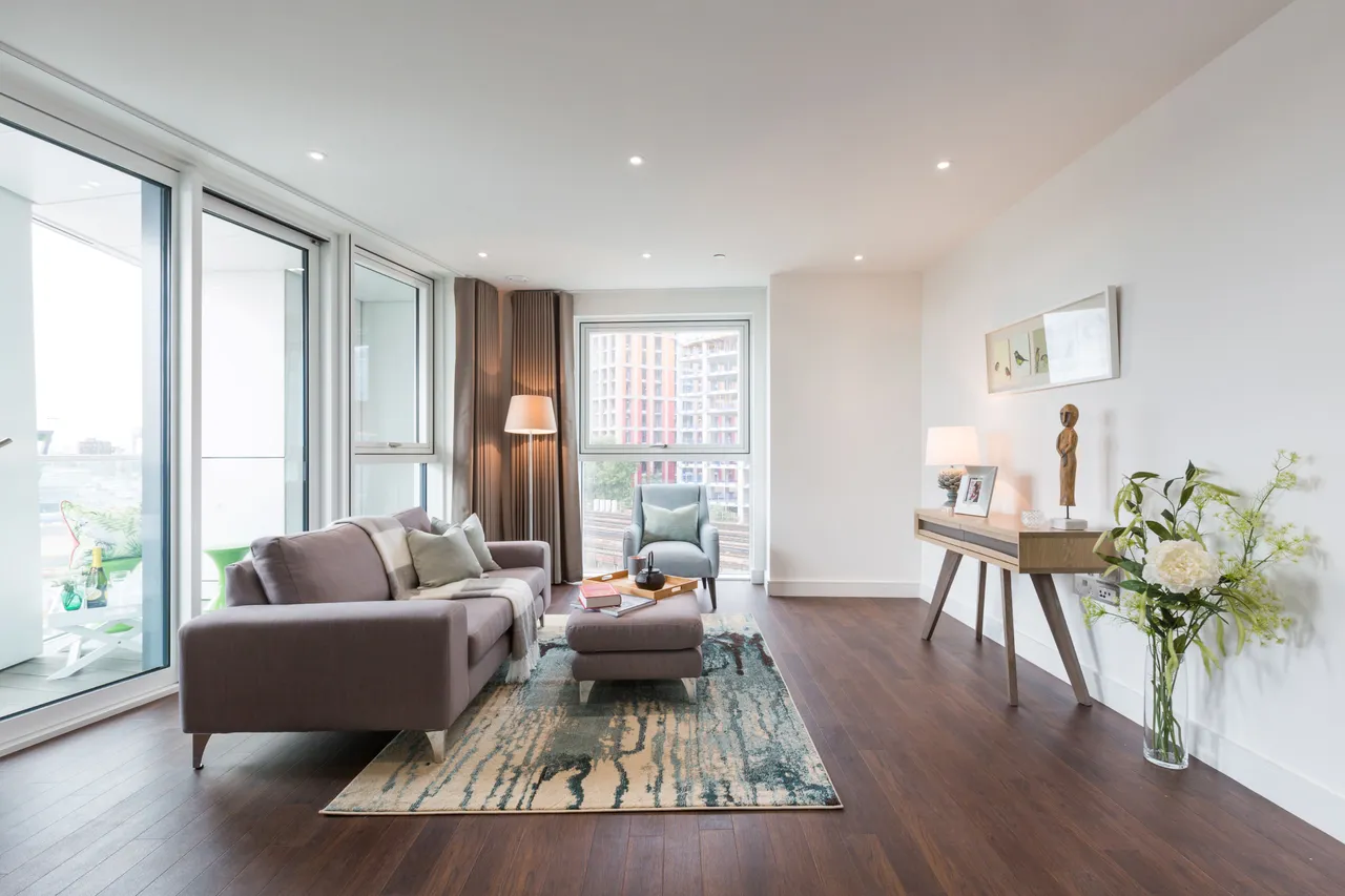 2 bed flat to rent — Showflat 2 (2 Bed), MyLo Nine Elms, 50 Wandsworth Road, London