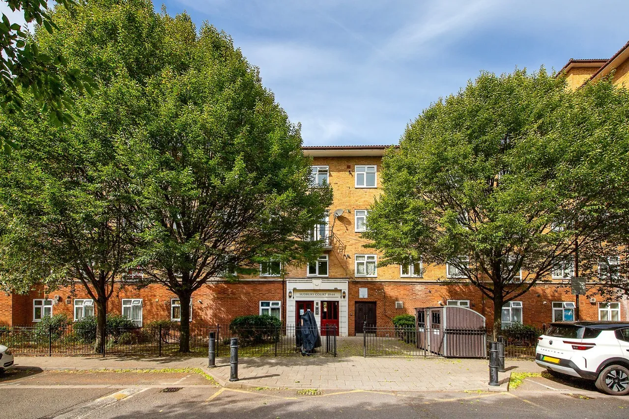 Allen Edwards Drive, London, SW8, photo 3
