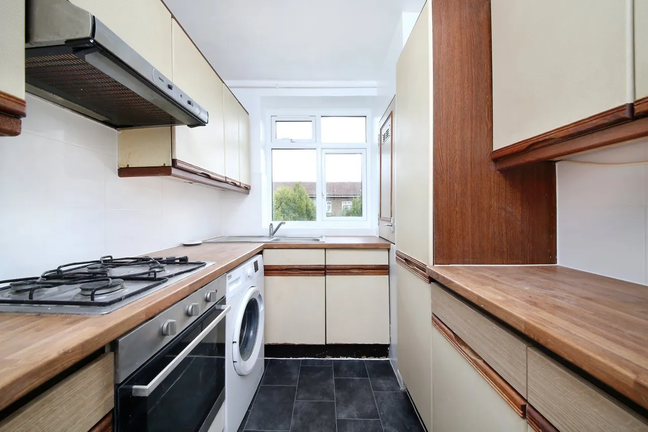 Allen Edwards Drive, London, SW8, photo 4