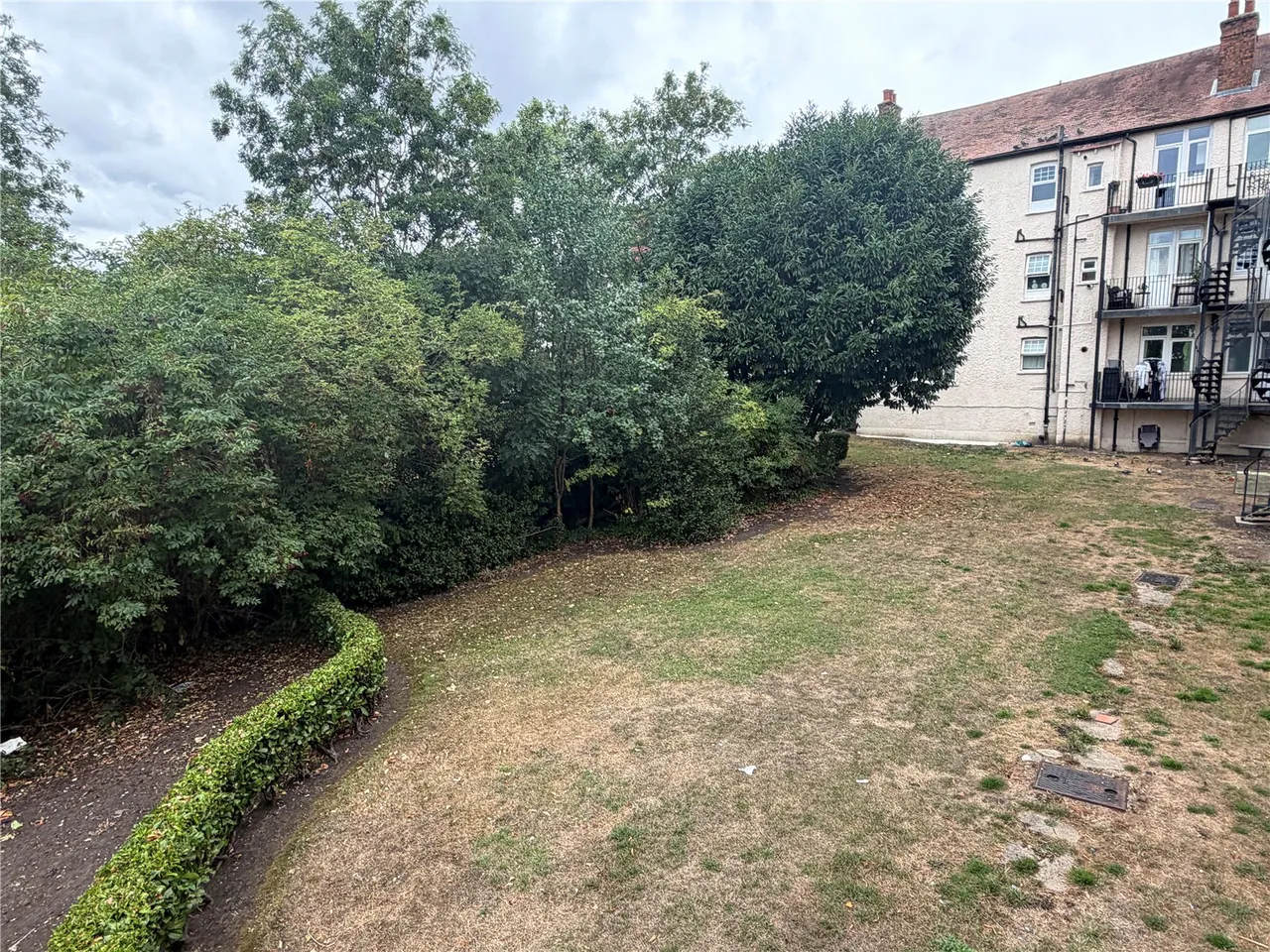 Hillside Mansions, Barnet Hill, High Barnet, Herts, EN5 5RH, photo 12