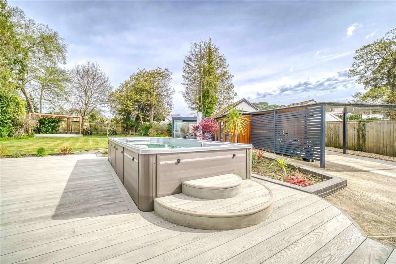 Marina Drive, Lilliput, Poole, BH14, photo 2