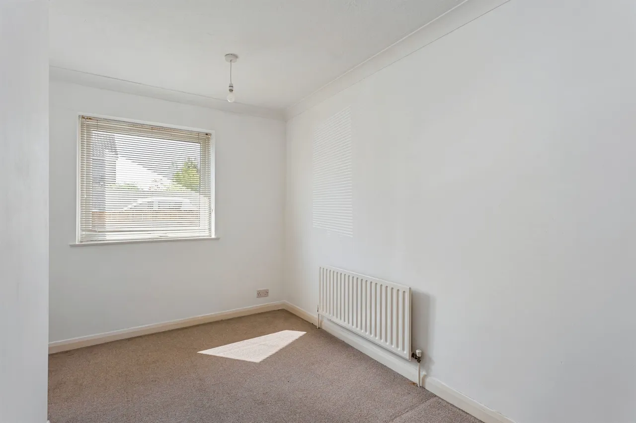 Whitelands, Franklynn Road, Haywards Heath, photo 5