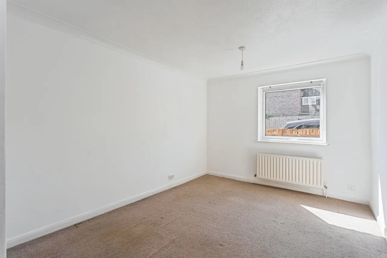 Whitelands, Franklynn Road, Haywards Heath, photo 4