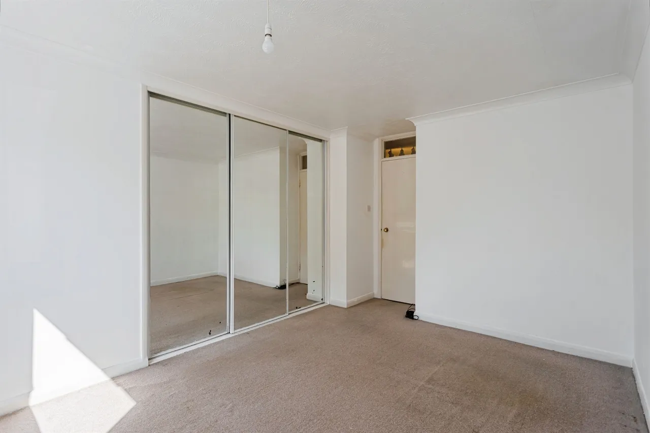 Whitelands, Franklynn Road, Haywards Heath, photo 7