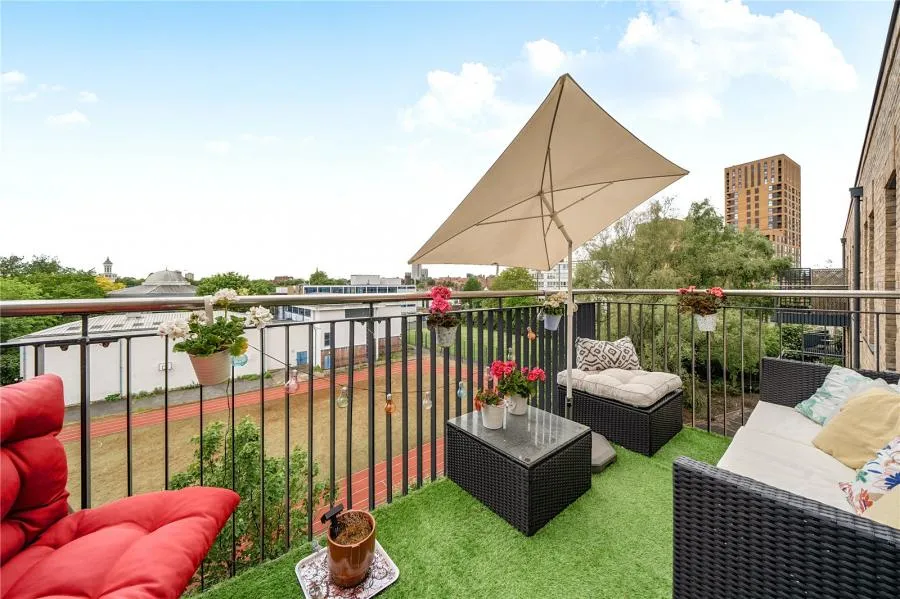 Trinity Way, Acton, W3, photo 10