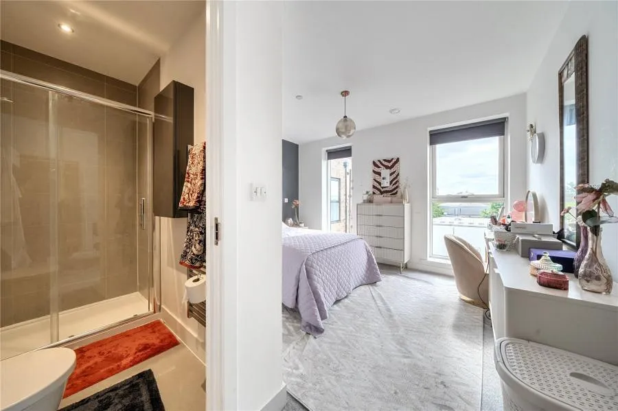 Trinity Way, Acton, W3, photo 16