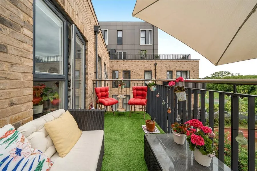 Trinity Way, Acton, W3, photo 11