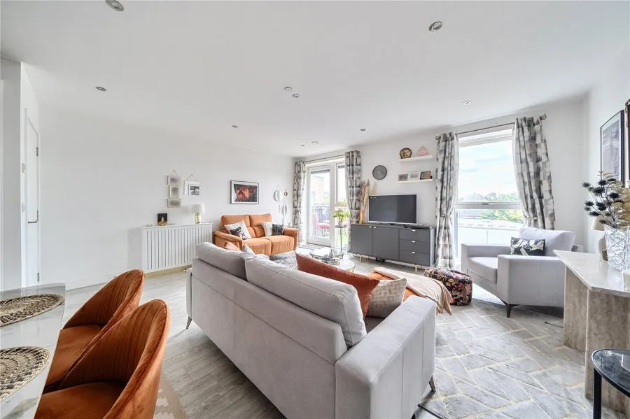 Trinity Way, Acton, W3, photo 3