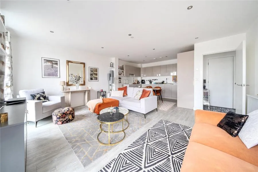 Trinity Way, Acton, W3, photo 2