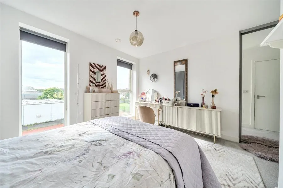 Trinity Way, Acton, W3, photo 15