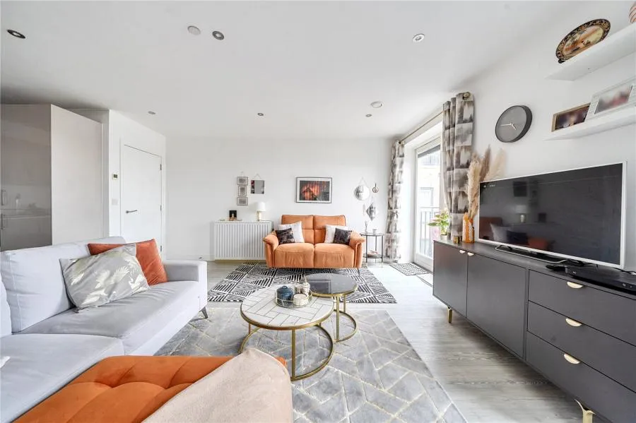 Trinity Way, Acton, W3, photo 17
