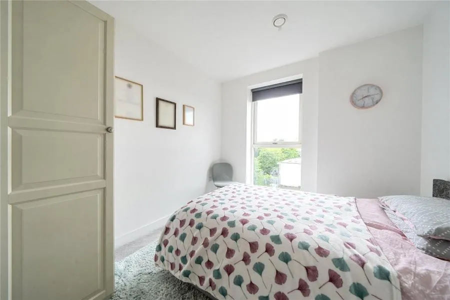 Trinity Way, Acton, W3, photo 7