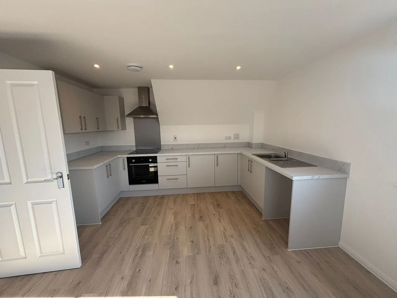 Blackhall Meadow, Loxwood, RH14, photo 4