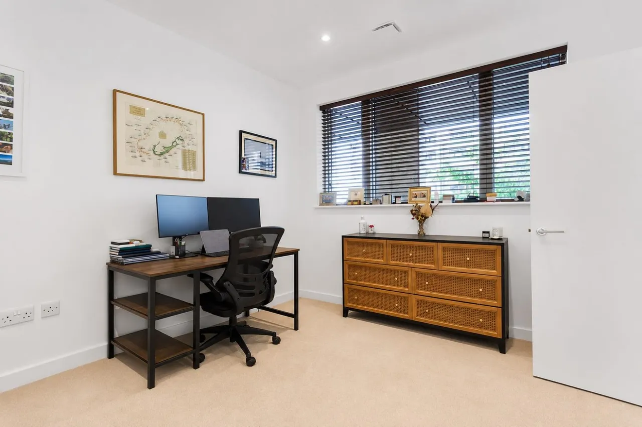 Murrain Road, London, N4, photo 10